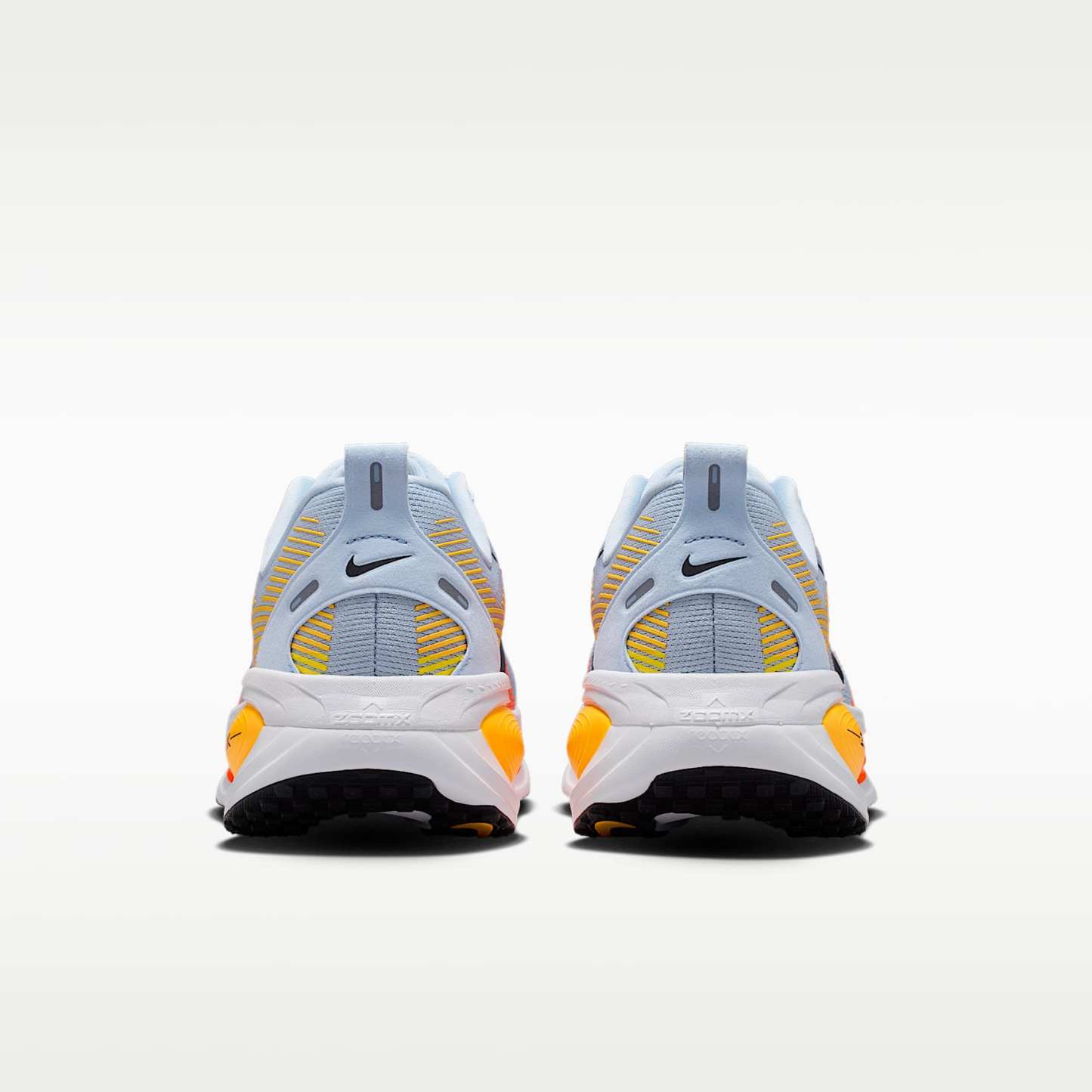 Nike Vomero 18 Straßenlaufschuh (Herren) – Hydrogen Blue/Laser Orange/Total Orange/Schwarz