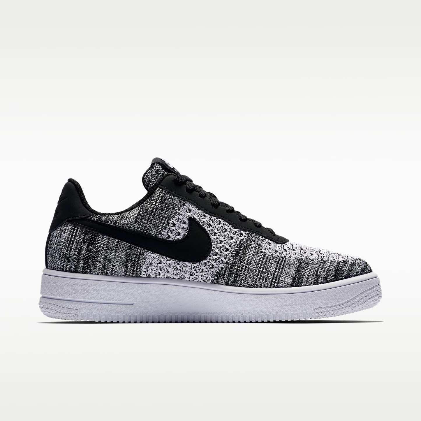 Nike Air Force 1 Flyknit 2.0 Schuh – Schwarz/Schwarz/Weiß/Pure Platinum