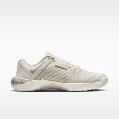 Nike Metcon 10 Trainingsschuh für Damen – Light Orewood Brown/Phantom/Sail/Metallic Silver