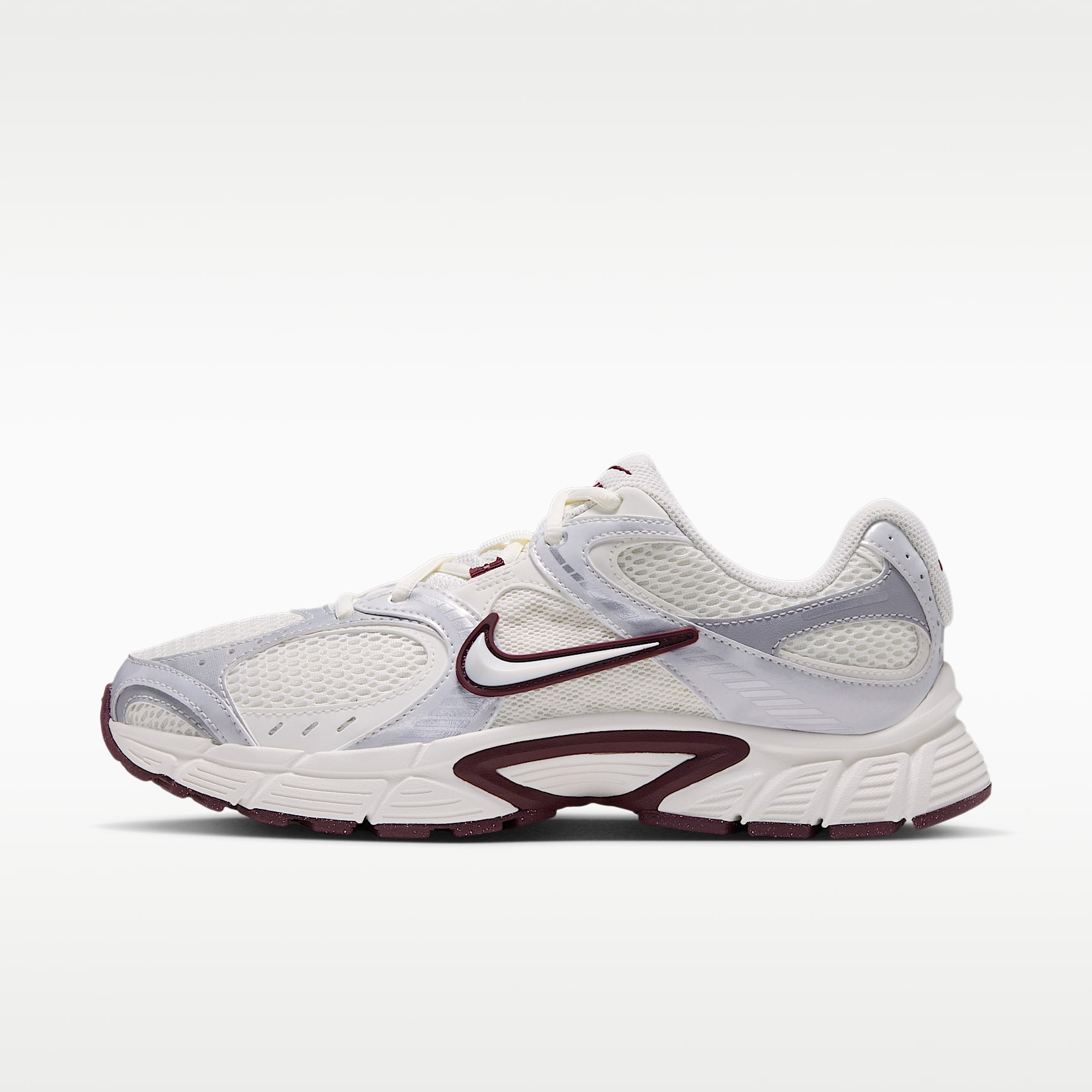 Nike V5 RNR Schuh mit reflektierenden Akzenten (Damen) – Sail/Night Maroon/Metallic Summit White/Sail