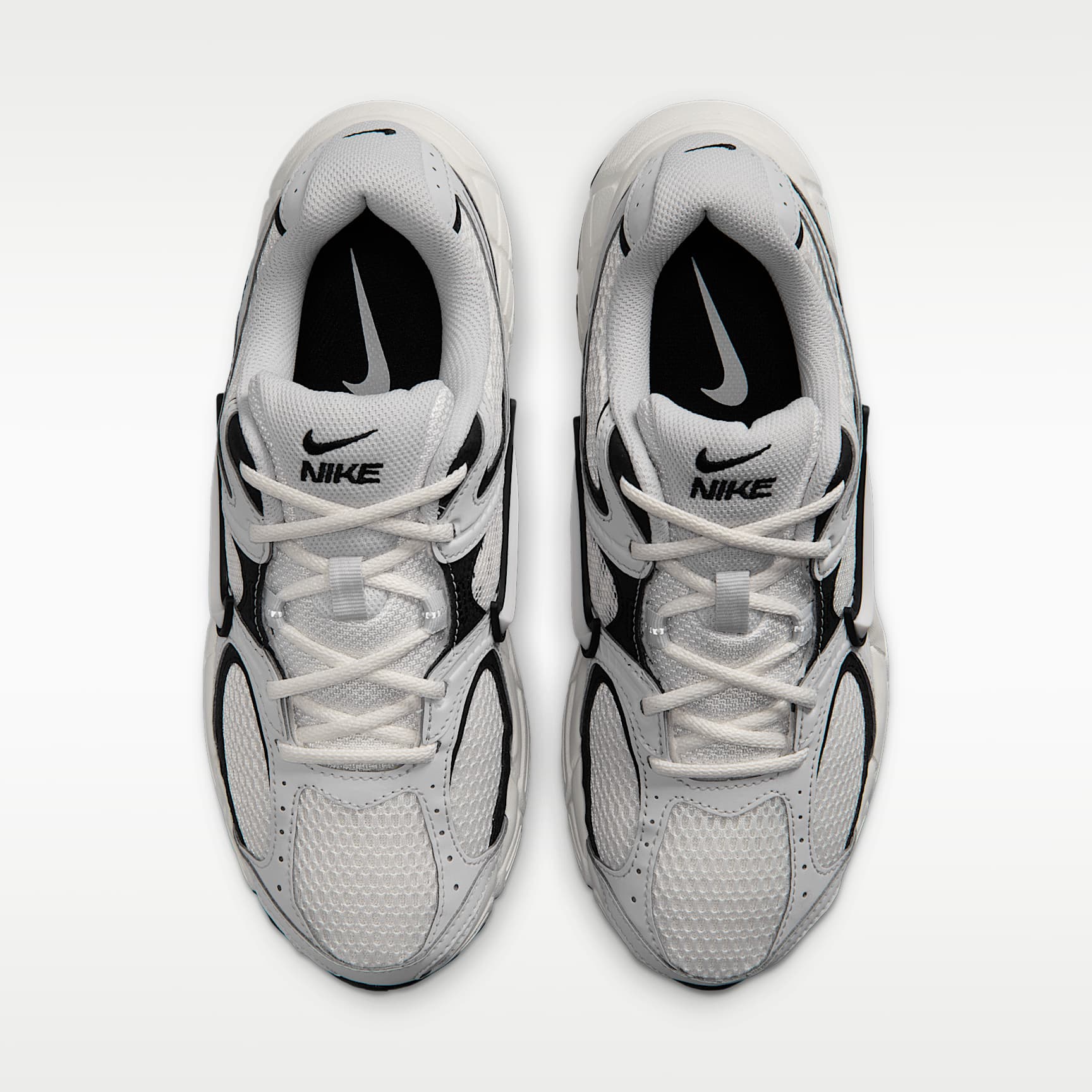 Nike V5 RNR Schuh (Damen) – Sail/Schwarz/Vast Grey/Sail