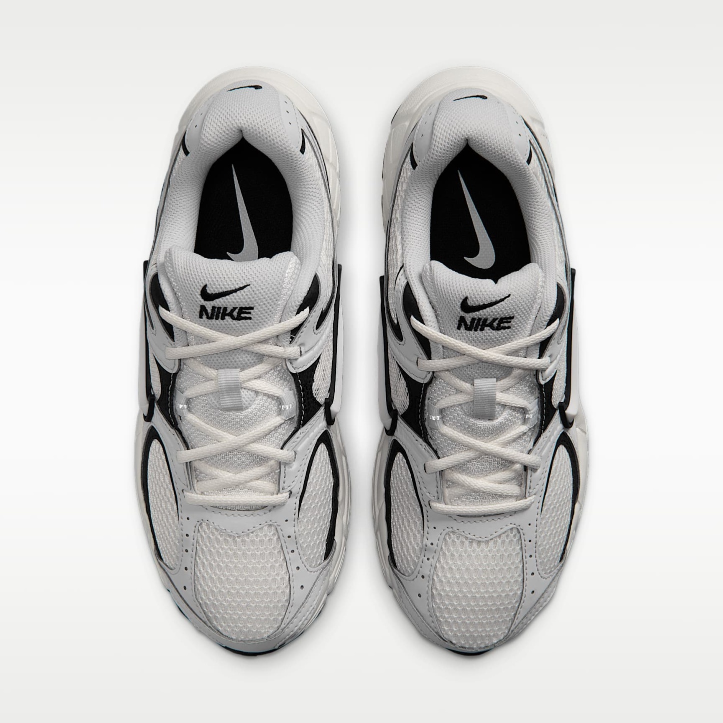 Nike V5 RNR Schuh (Damen) – Sail/Schwarz/Vast Grey/Sail