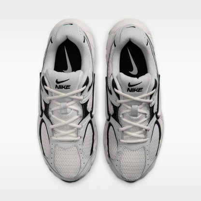 Nike V5 RNR Schuh (Damen) – Sail/Schwarz/Vast Grey/Sail