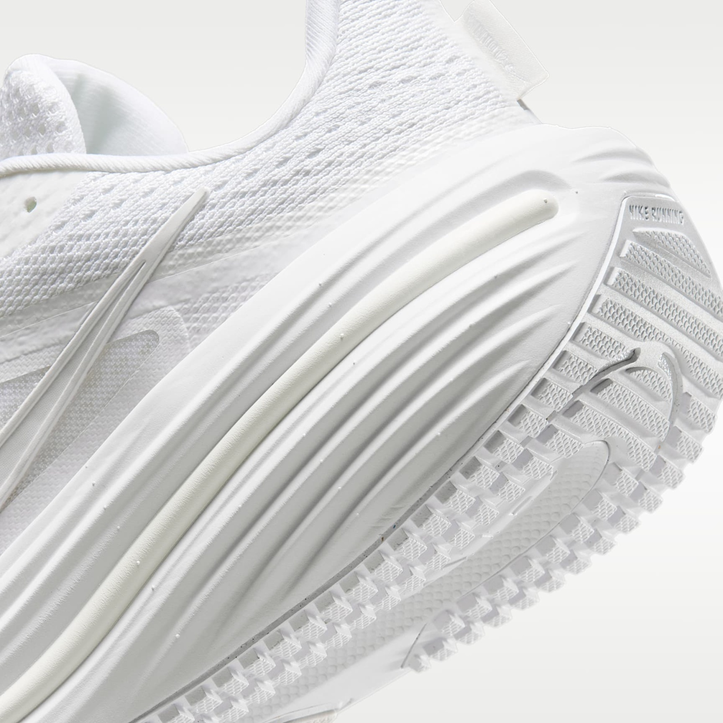 Nike Winflo 12 Straßenlaufschuh (Damen) – Weiß/Summit White