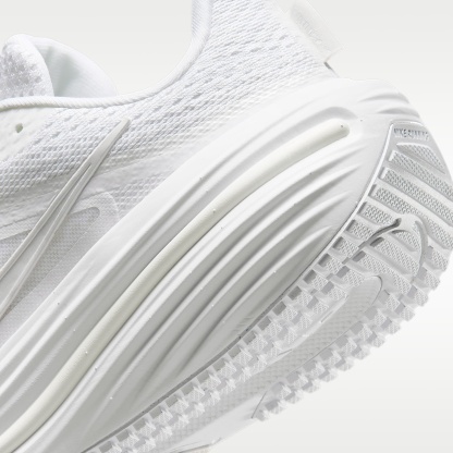 Nike Winflo 12 Straßenlaufschuh (Damen) – Weiß/Summit White