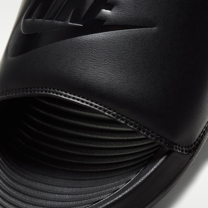 Nike Victori One Slides (Herren) – Schwarz/Schwarz/Schwarz