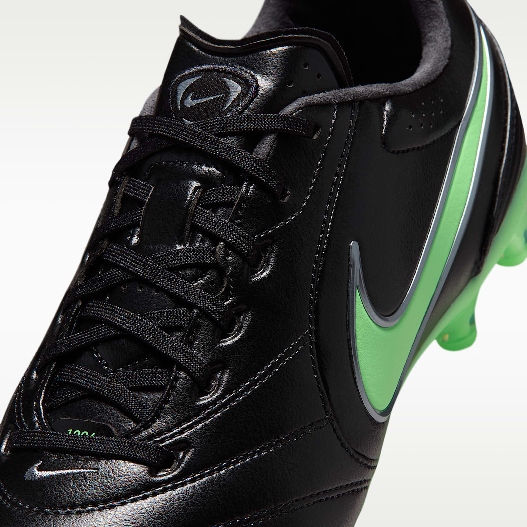 Nike Tiempo Ligera Pro Low-Top-Fußballschuh für Kunstrasen – Schwarz/Schwarz/Illusion Green