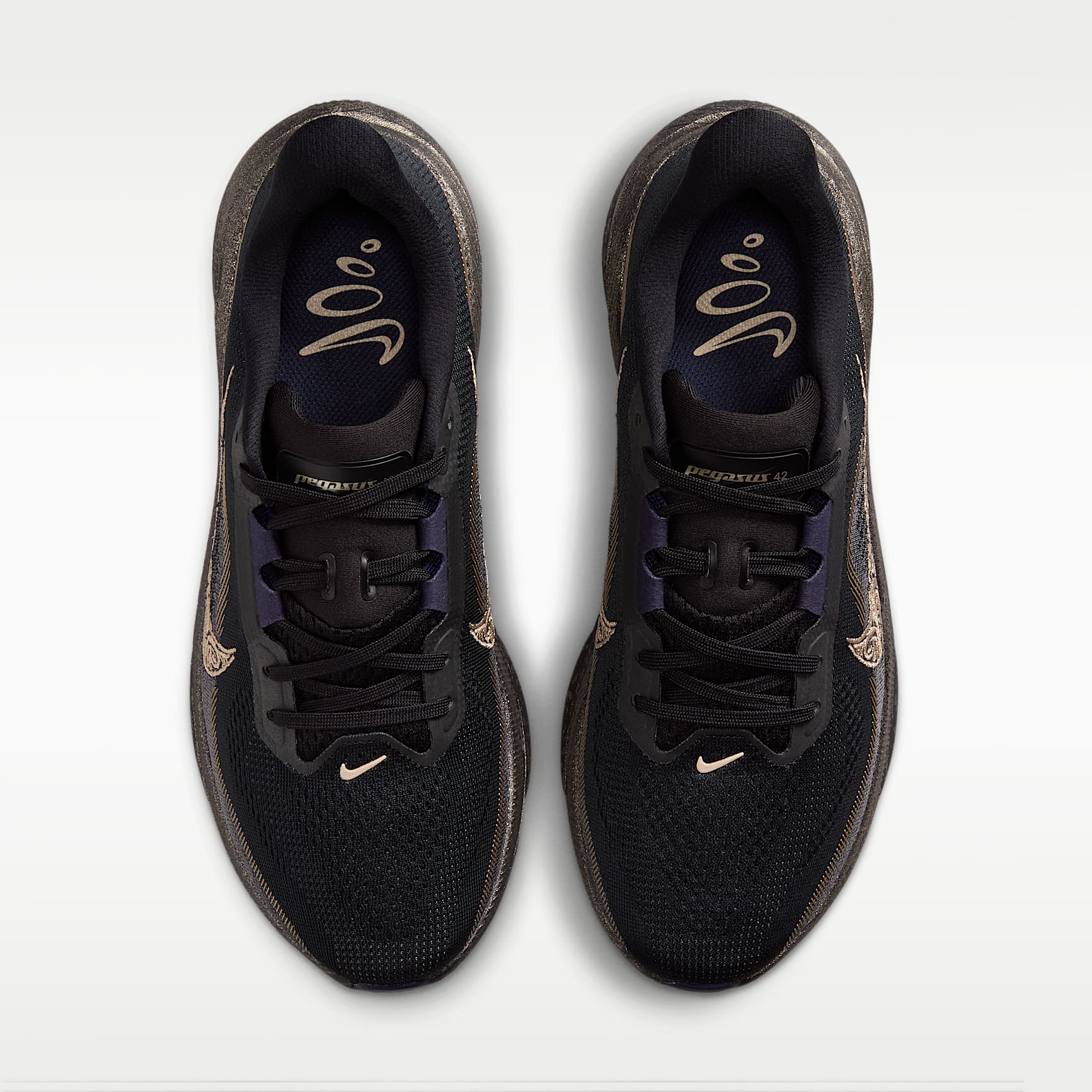 Nike Pegasus 42 "Keely Hodgkinson" Straßenlaufschuhe für Damen – Schwarz/Pitch Blue/Blackened Blue/Blur