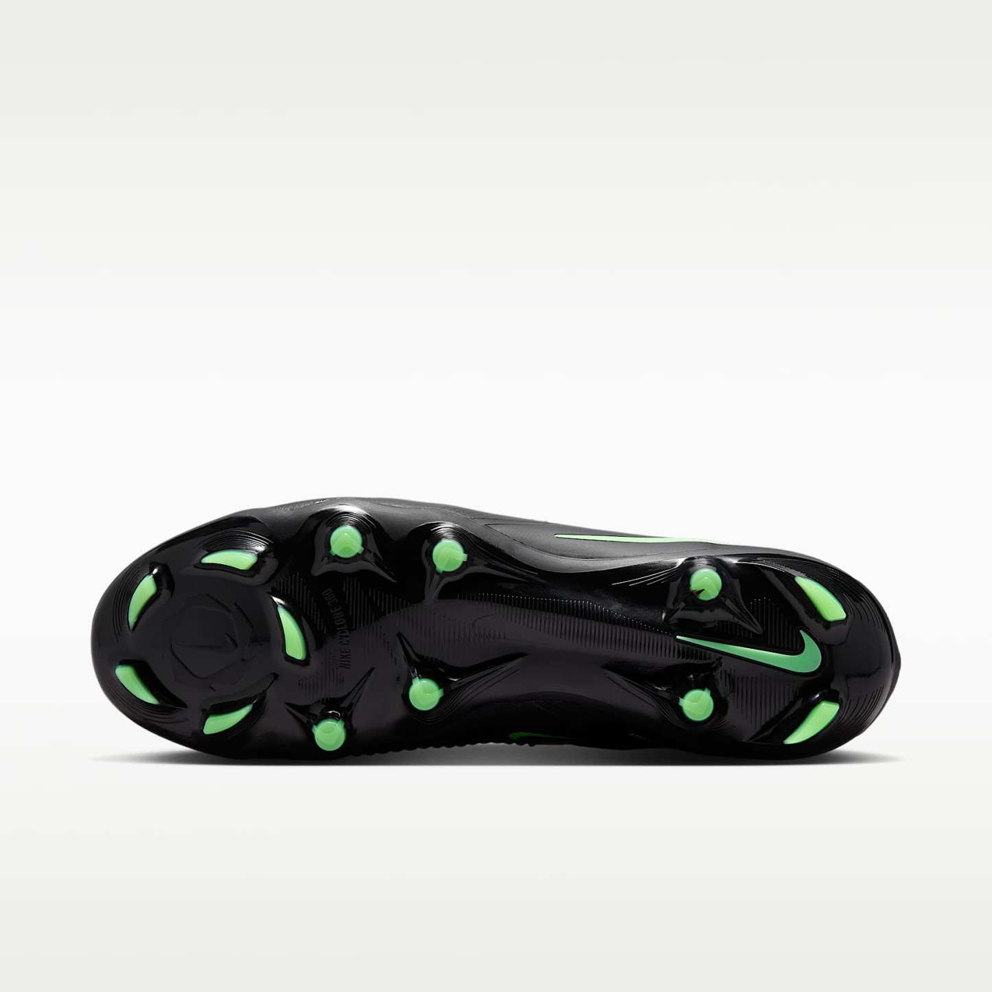 Nike Phantom 6 Low Pro Fußballschuh für normalen Rasen – Schwarz/Schwarz/Illusion Green