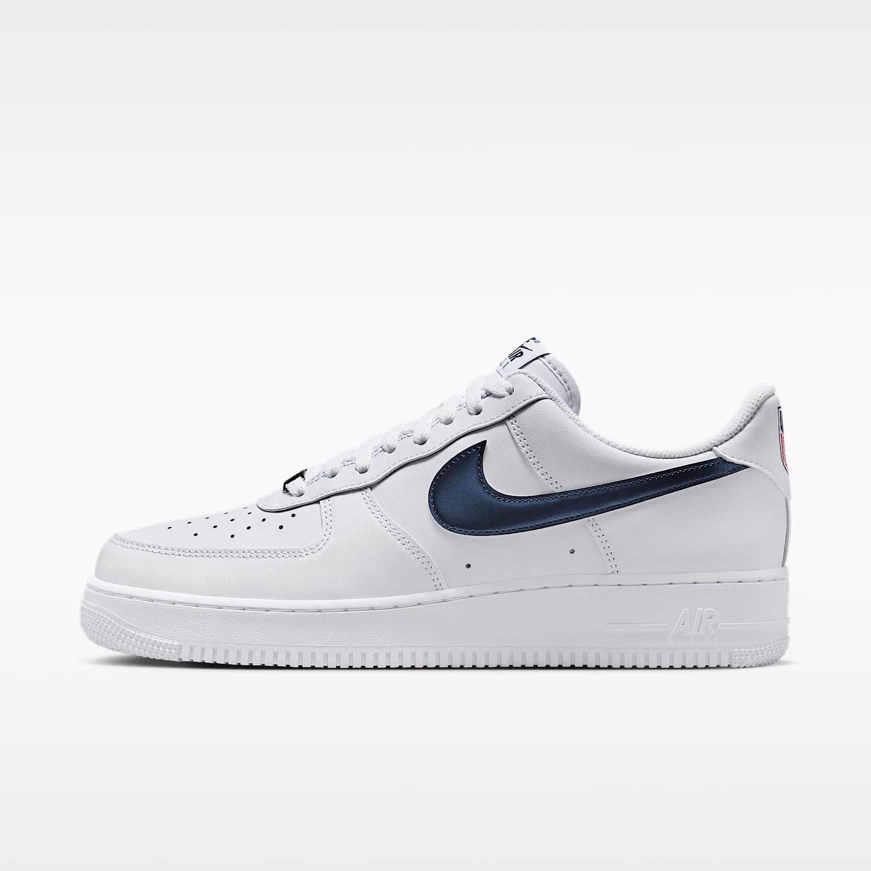 Nike Air Force 1 '07 LV8 „USA“ Schuhe (Herren) – Weiß/University Red/University Red/Midnight Navy