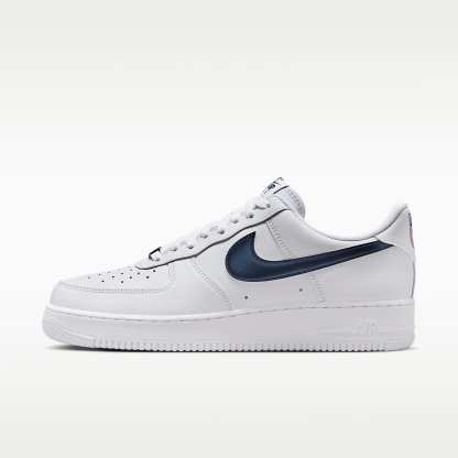 Nike Air Force 1 '07 LV8 „USA“ Schuhe (Herren) – Weiß/University Red/University Red/Midnight Navy
