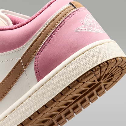 Air Jordan 1 Low Damenschuh – Desert Berry/Light British Tan/Chalk/Sail
