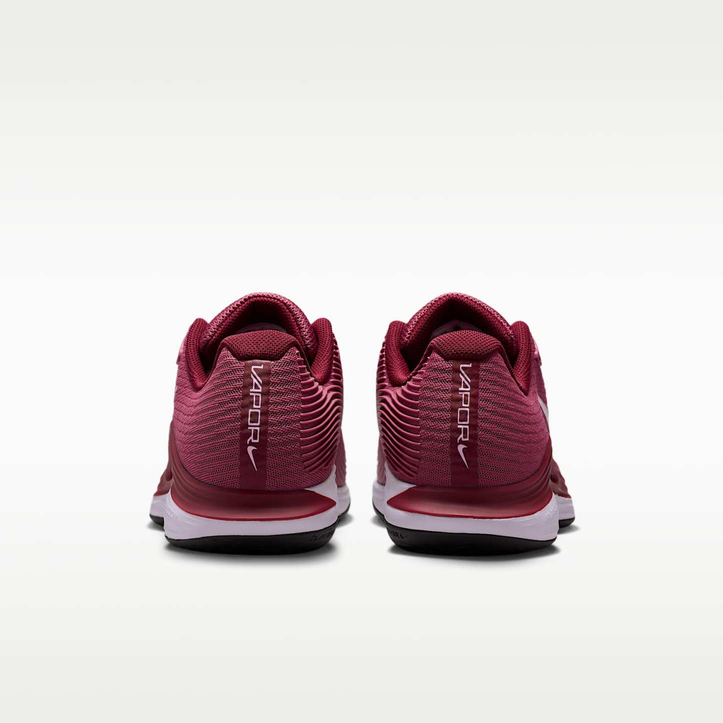 Nike Vapor 12 Tennisschuh für Clay Courts (Damen) – Pink Smoke/Vast Grey/Schwarz/Weiß
