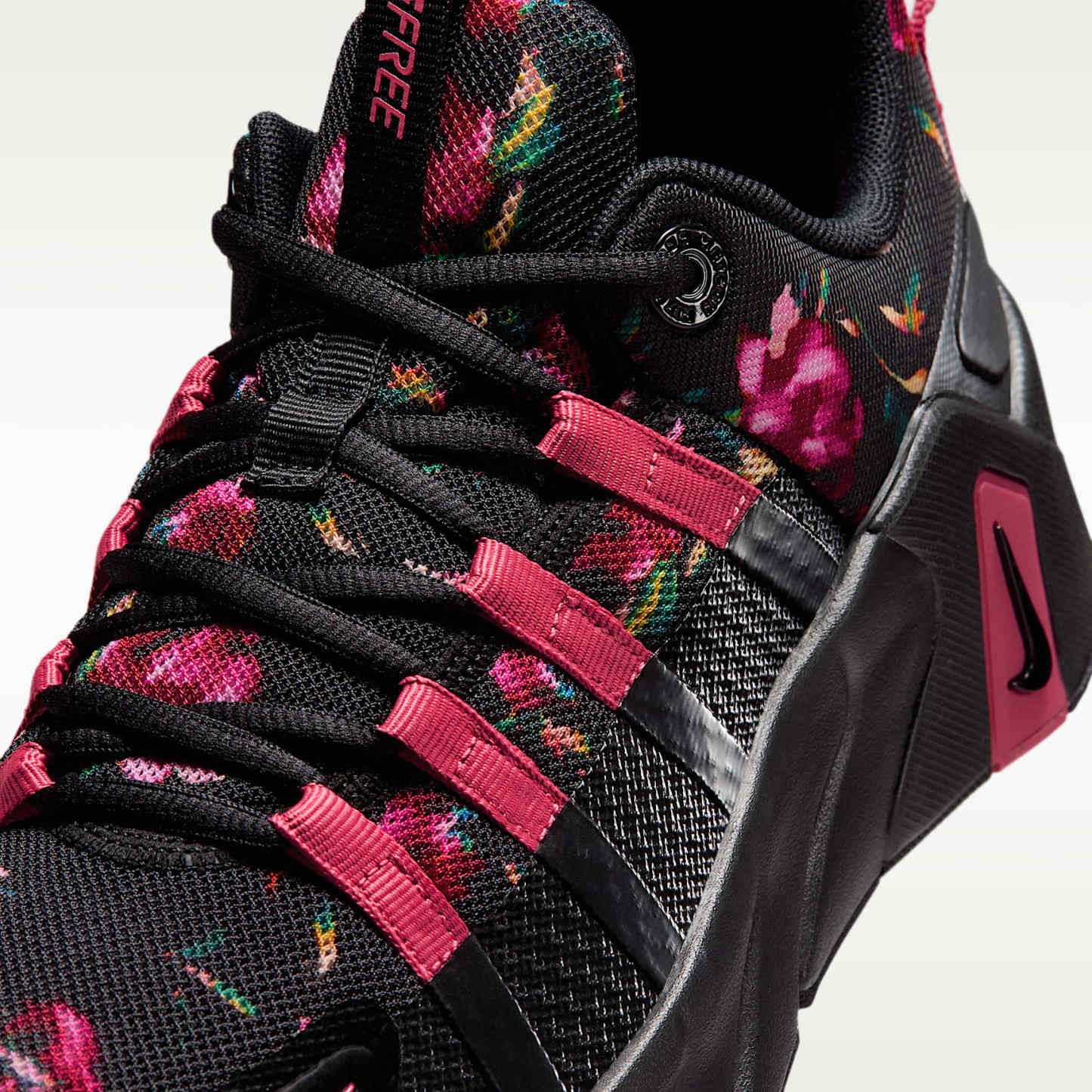 Nike Free Metcon 7 SE Trainingsschuhe (Damen) – Schwarz/Schwarz/Sea Coral