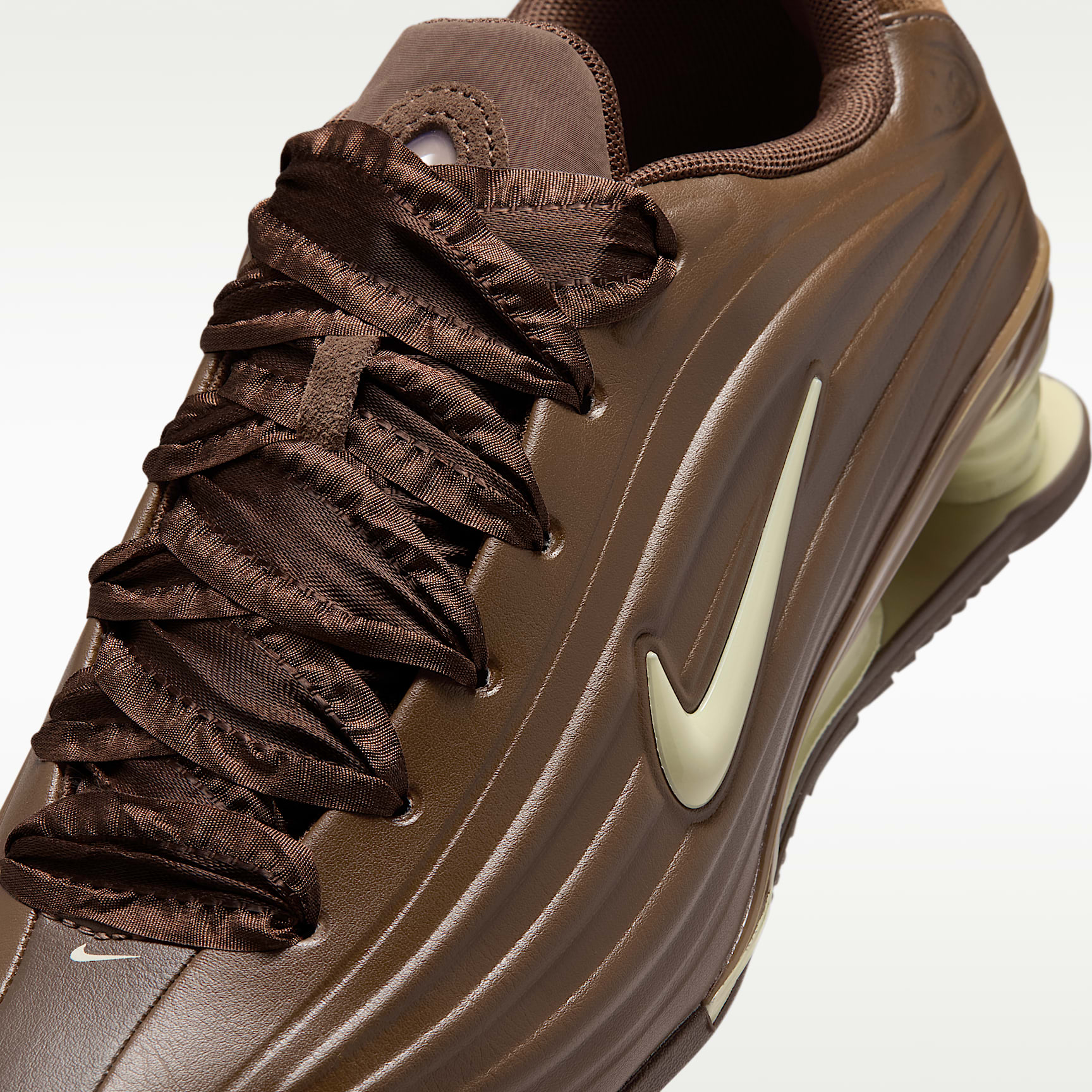 Nike Shox Z Schuh (Damen) – Cacao Wow/Light British Tan/Light Khaki