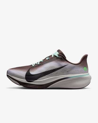 Nike Pegasus 42 Straßenlaufschuh (Herren) – Ironstone/Sea Glass/Arctic Green/Schwarz