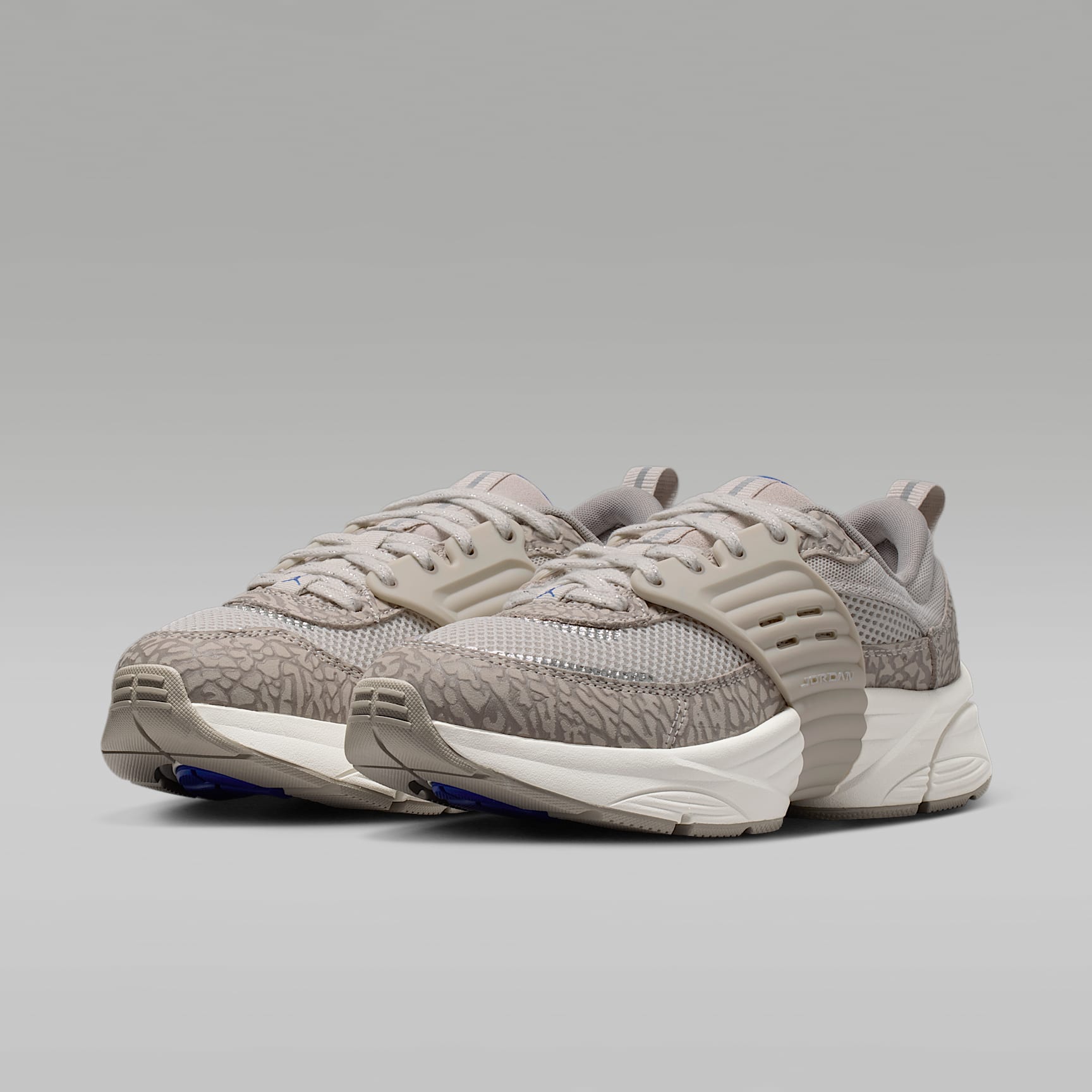 Jordan Trunner O/S Damenschuhe – Gamma Grey/Enigma Stone/Sail/Old Royal