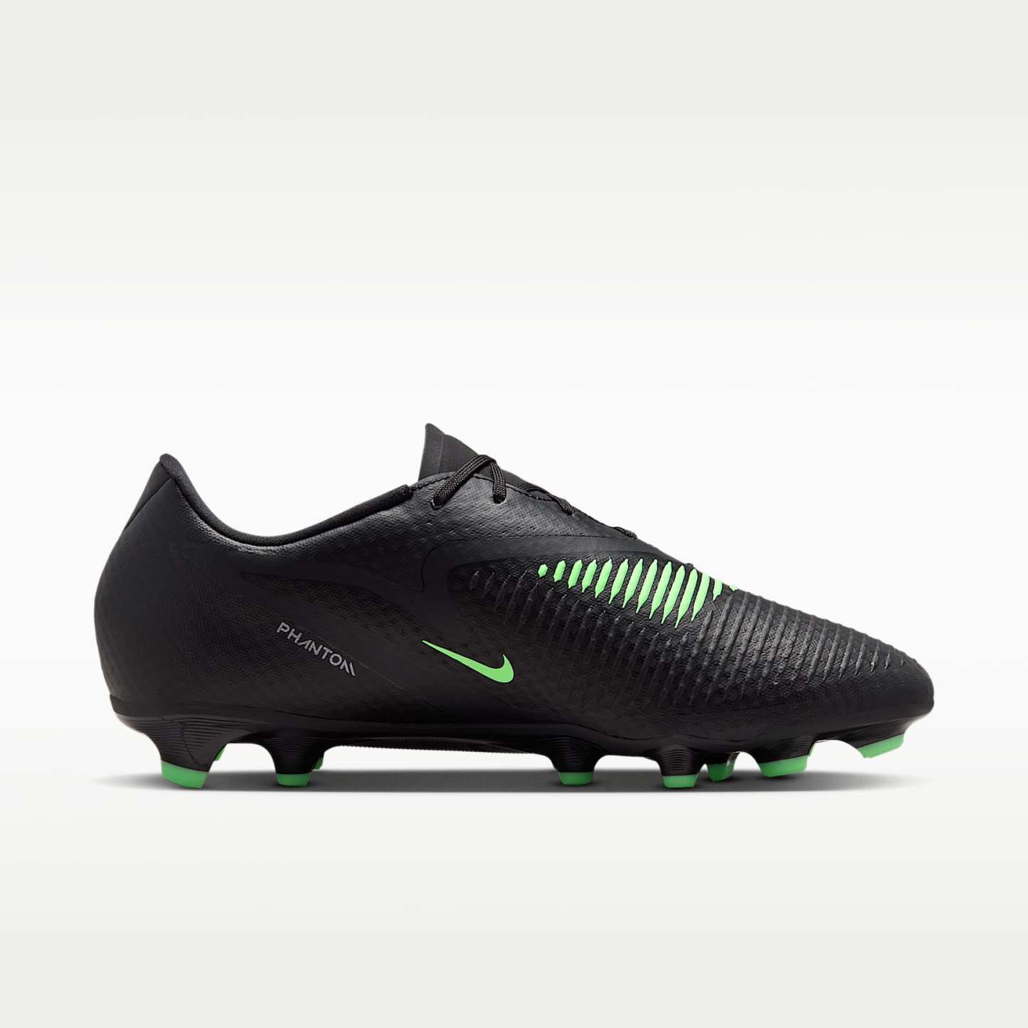 Nike Phantom 6 Low Academy Fußballschuh für verschiedene Böden – Schwarz/Schwarz/Illusion Green