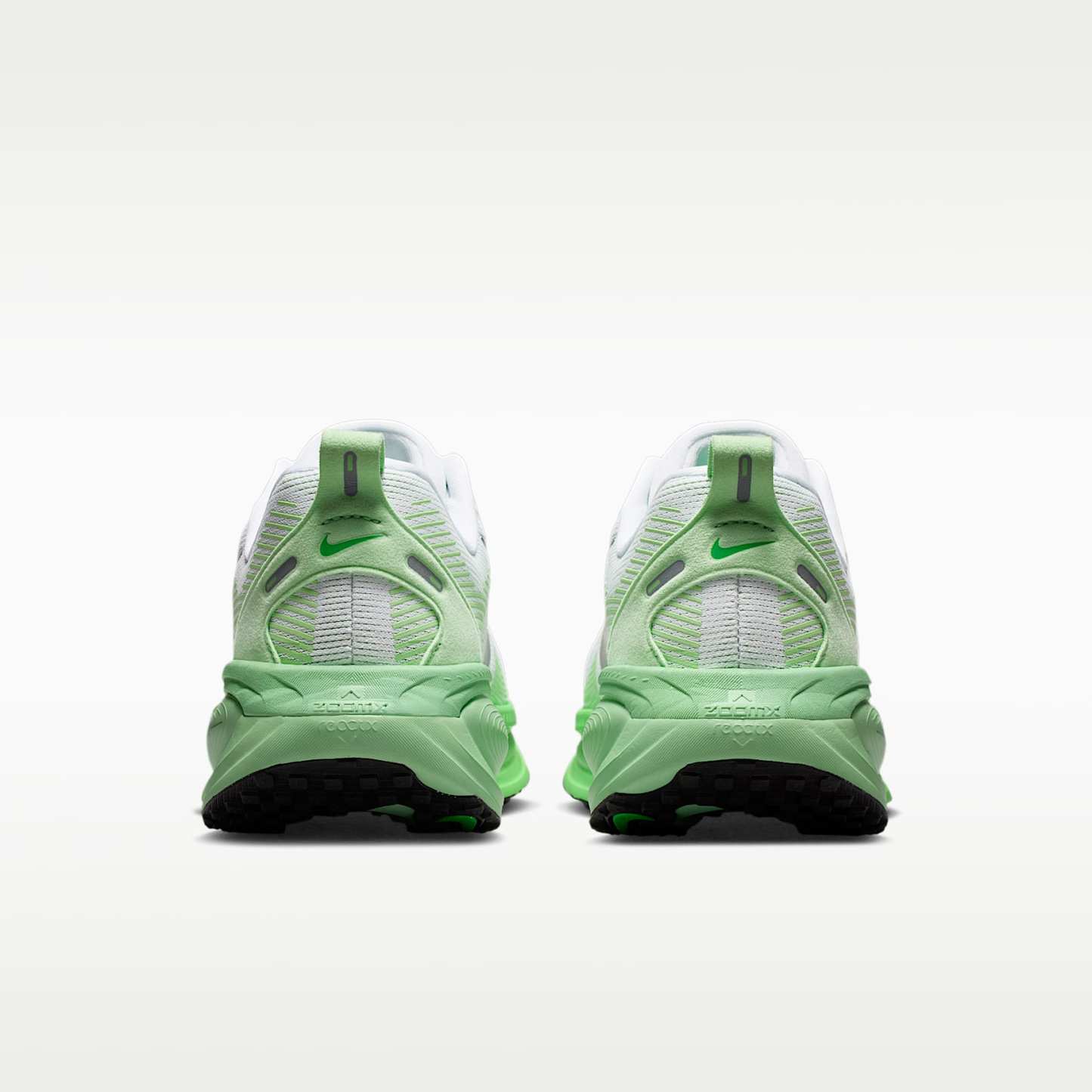 Nike Vomero 18 Straßenlaufschuh (Damen) – Weiß/Illusion Green/Court Green/Metallic Silver
