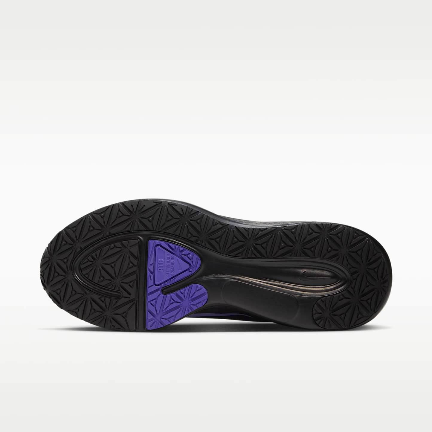 Nike Revolution 8 Utility Straßenlaufschuh (Damen) – Schwarz/Persian Violet/Gridiron/Purple Pulse
