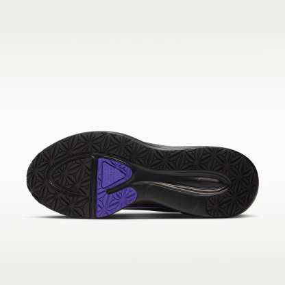 Nike Revolution 8 Utility Straßenlaufschuh (Damen) – Schwarz/Persian Violet/Gridiron/Purple Pulse
