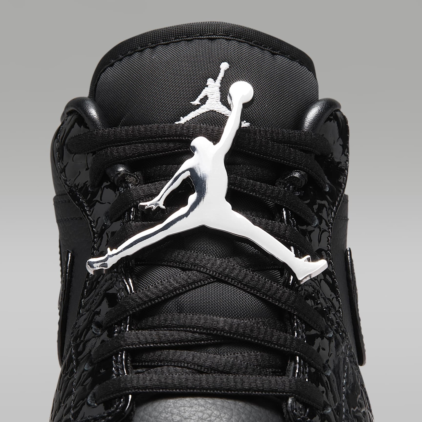 Air Jordan 1 Low SE Damenschuh – Schwarz/Weiß/Metallic Silver/Schwarz