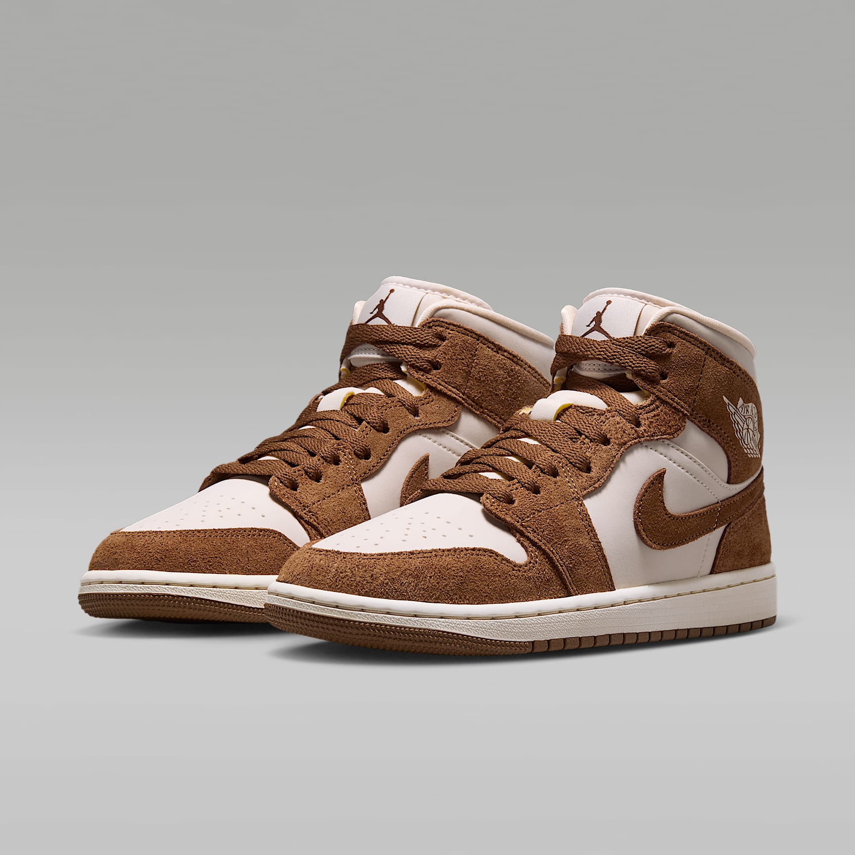 Air Jordan 1 Mid Schuh (Damen) – Light British Tan/Chalk