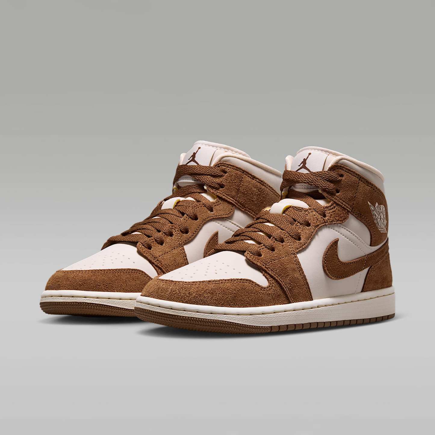 Air Jordan 1 Mid Schuh (Damen) – Light British Tan/Chalk