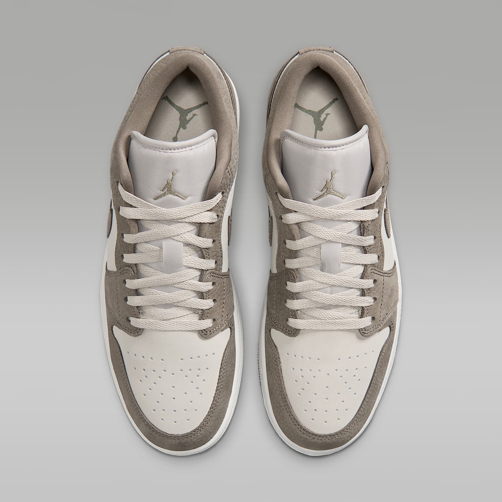 Air Jordan 1 Low Herrenschuh – Olive Grey/Cream II/Silver Sage/Olive Grey