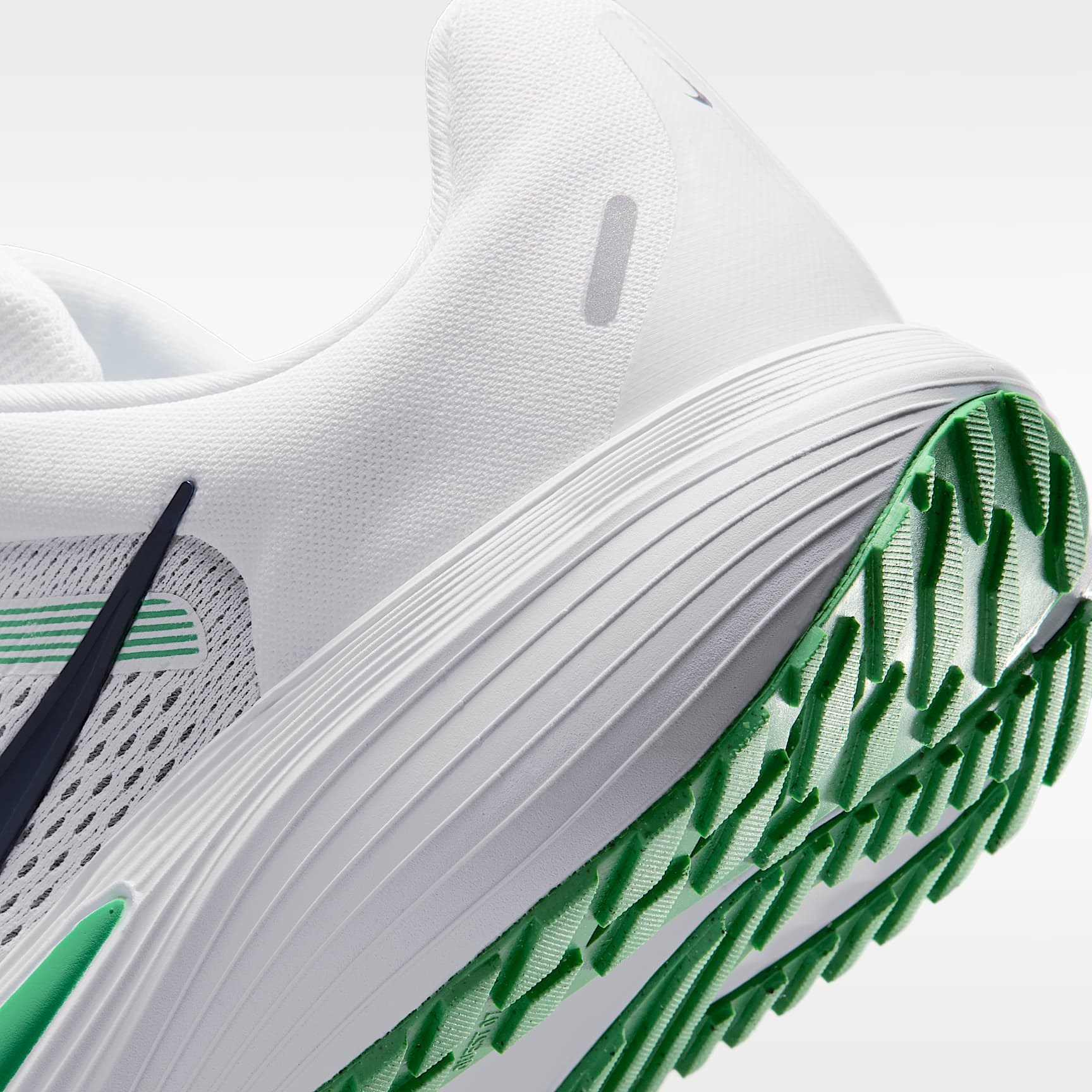 Nike Quest 7 Straßenlaufschuhe (Herren) – Weiß/Green Spark/Midnight Navy