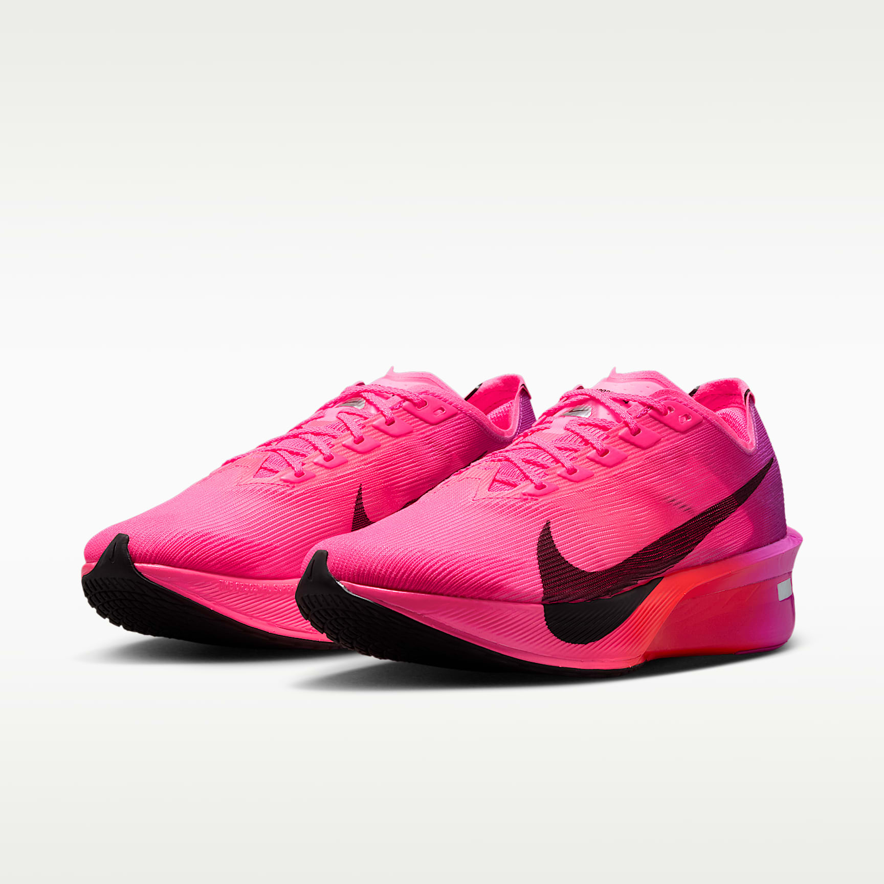 Nike Vaporfly 4 Straßenlaufschuh für Wettkämpfe (Damen) – Hyper Pink/Fuchsia Blast/Laser Crimson/Schwarz