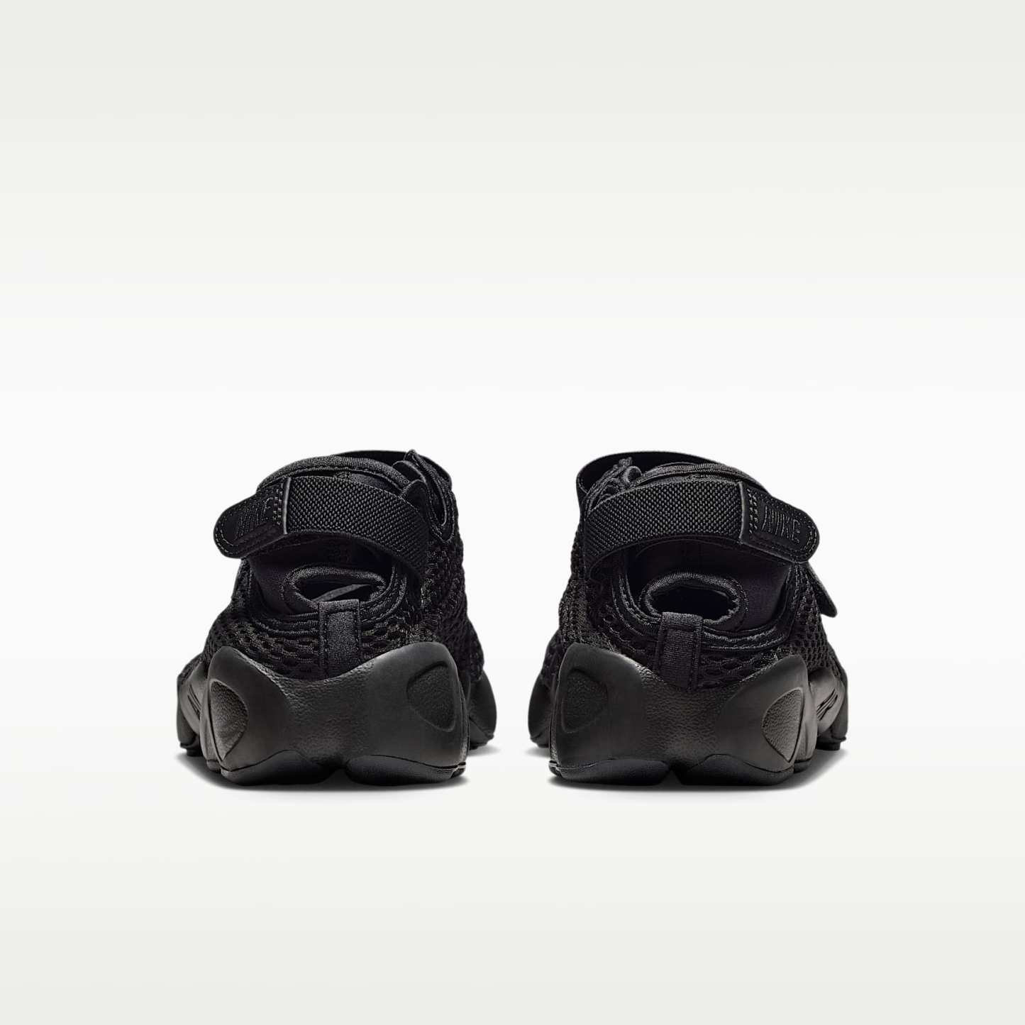 Nike Air Rift Mesh Schuh (Damen) – Schwarz/Weiß/Schwarz