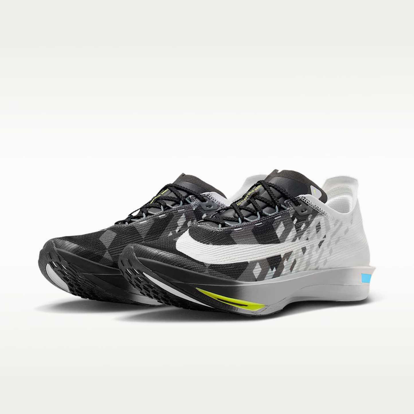 Nike Streakfly 2 SE Laufschuh für Straßenwettkämpfe (Herren) – Schwarz/Smoke Grey/Grey Fog/Weiß