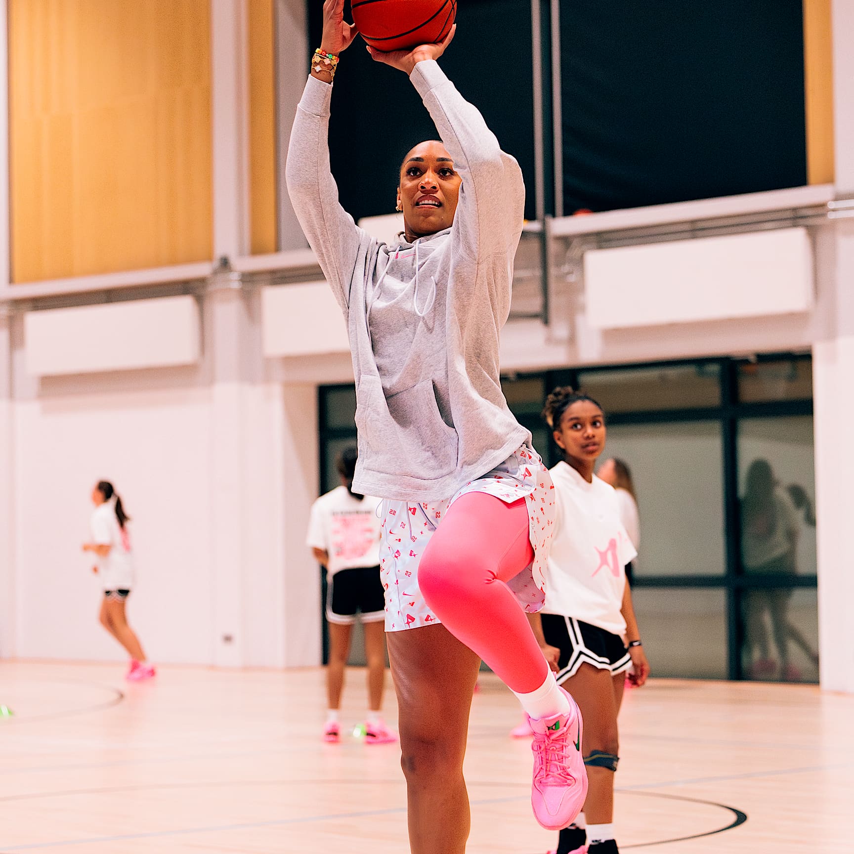 A'Two "Pinkies Up" A'ja Wilson Basketballschuh – Pink Beam/Schwarz