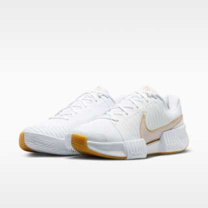 Nike GP Challenge Pro Herren-Tennisschuh für Hartplätze – Weiß/Summit White/Linen/Light Orewood Brown
