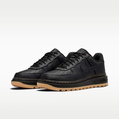 Nike Air Force 1 Luxe Herrenschuh – Schwarz/Bucktan/Gum Yellow/Schwarz