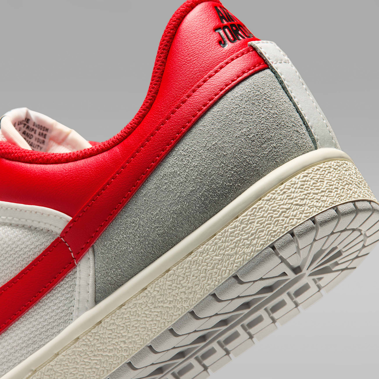 Air Jordan Skyline Low Herrenschuh – Summit White/University Red/Light Smoke Grey/Schwarz