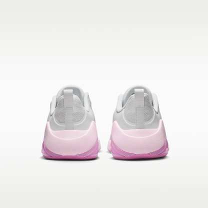 Nike Bella 7 Workout-Schuh (Damen) – Photon Dust/Light Magenta/Pink Foam