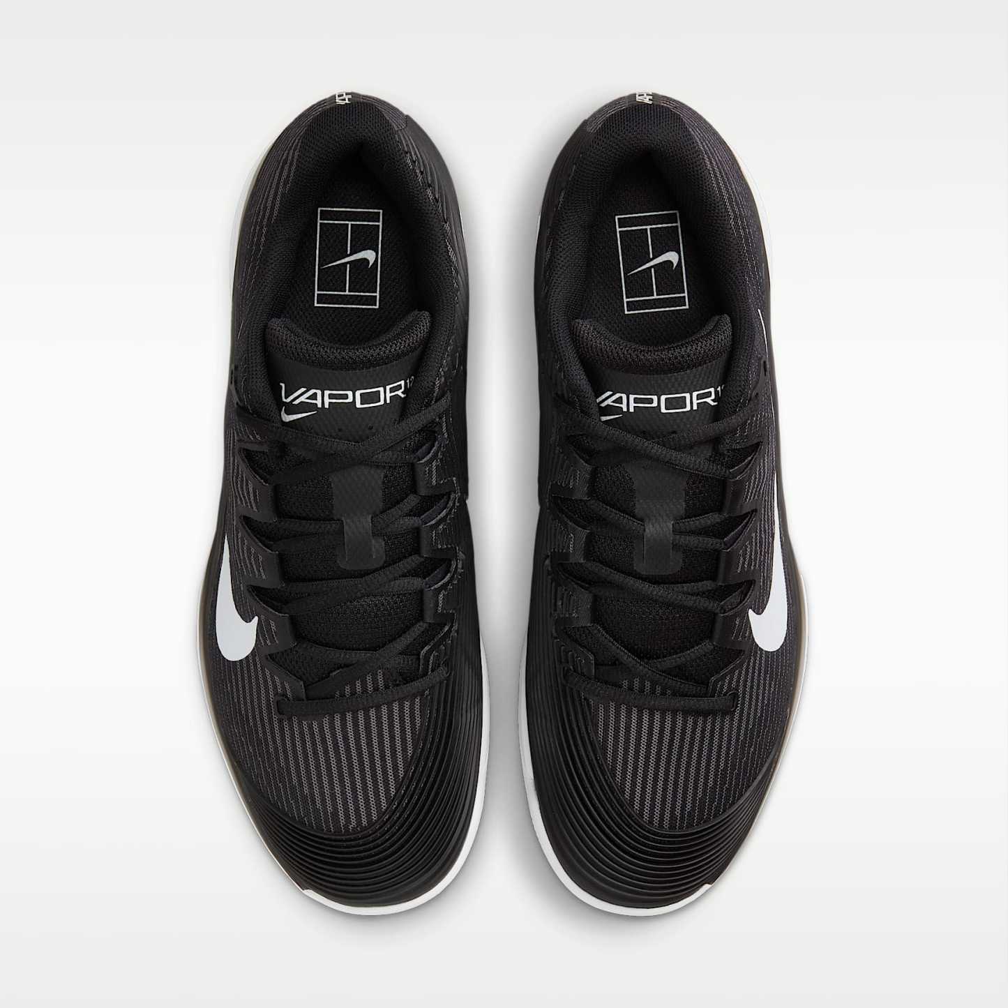 Nike Vapor 12 Tennisschuh für Hartplätze (Herren) – Schwarz/Dark Smoke Grey/Weiß