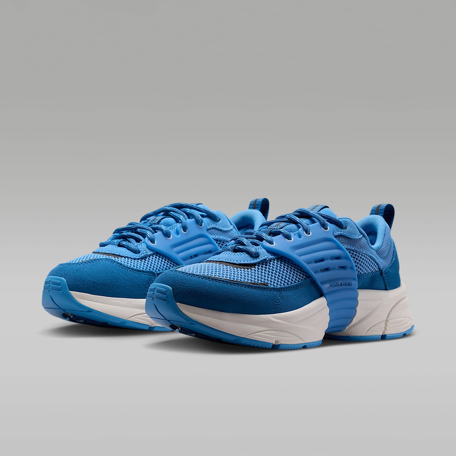 Jordan Trunner O/S Damenschuhe – Blue Beyond/True Blue/Soft Pearl