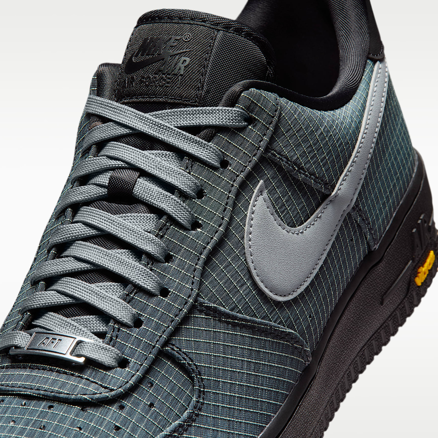 Nike Air Force 1 ’07 LX Vibram Herrenschuhe – Schwarz/Light Lemon Twist/Speed Yellow/Smoke Grey