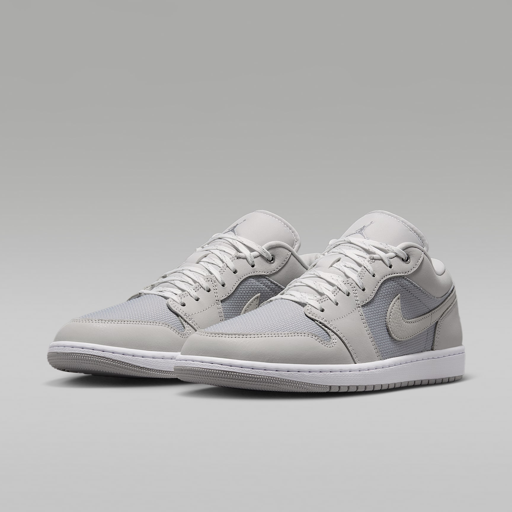 Air Jordan 1 Low SE Herrenschuh – Off White/Soft Pearl/Light Smoke Grey