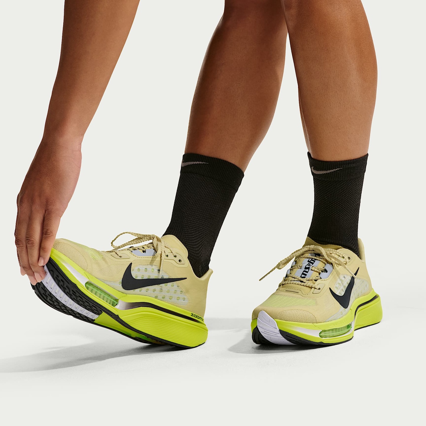 Nike Pegasus Plus 2 Straßenlaufschuh (Damen) – Fennel/Lemon Venom/Palest Purple/Gridiron