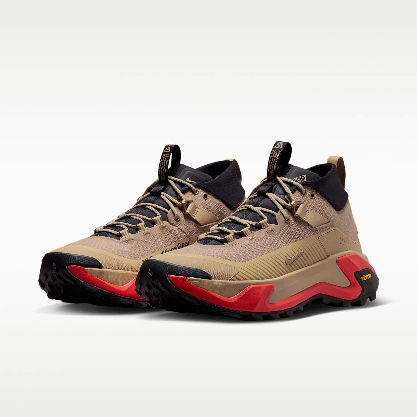 ACG Zegama Hike Wanderschuh (Herren) – British Khaki/Linen/Light Crimson/British Khaki