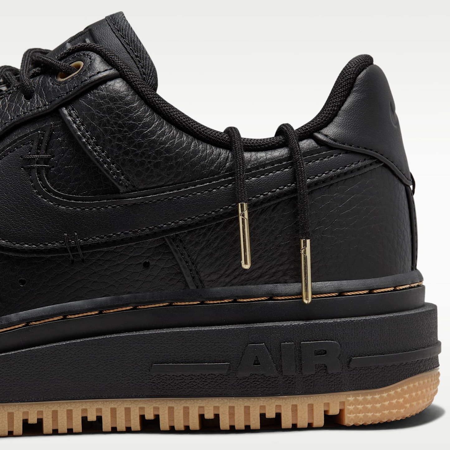 Nike Air Force 1 Luxe Herrenschuh – Schwarz/Bucktan/Gum Yellow/Schwarz