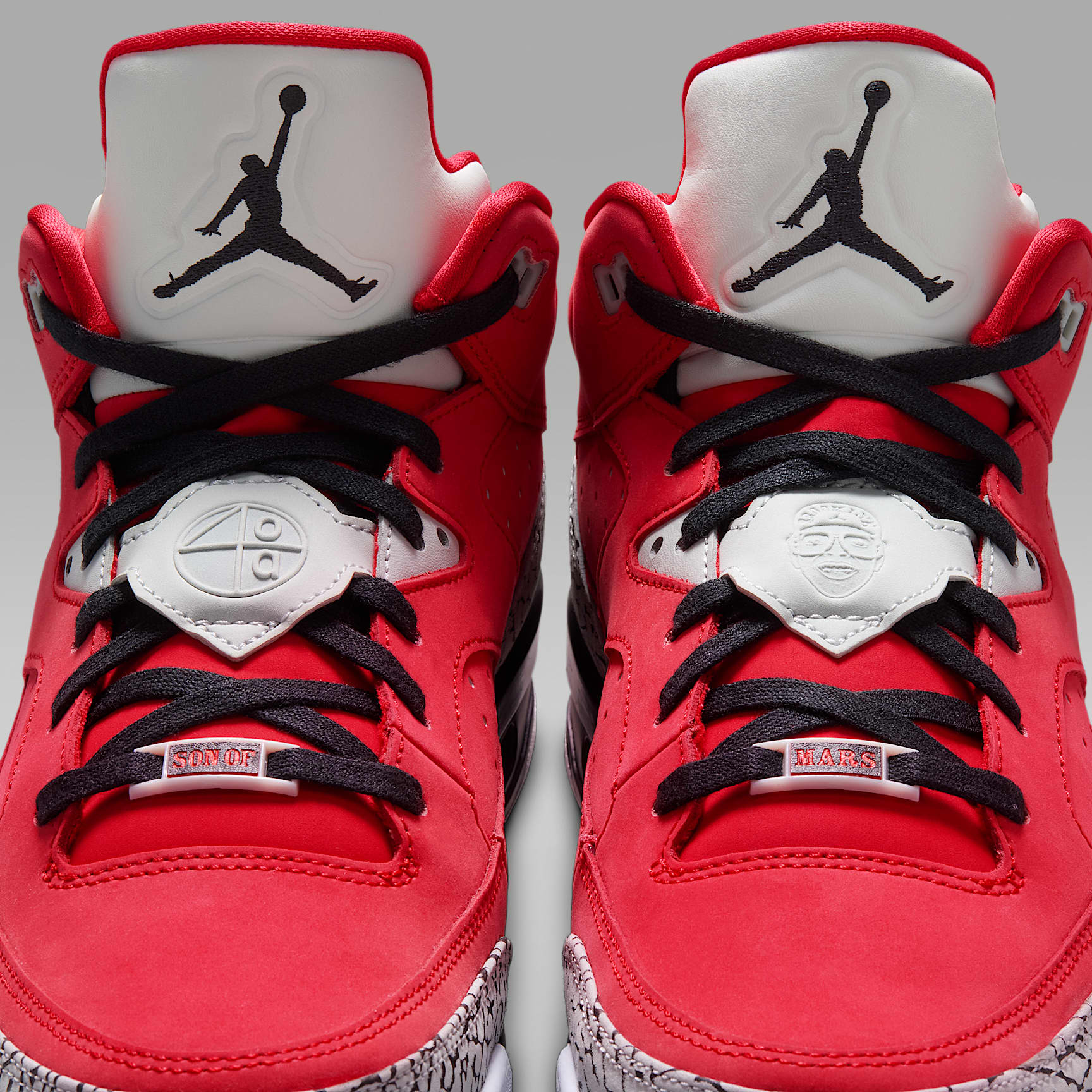 Jordan Son of Mars Low Herrenschuh – Fire Red/Grey Mist/Weiß/Schwarz
