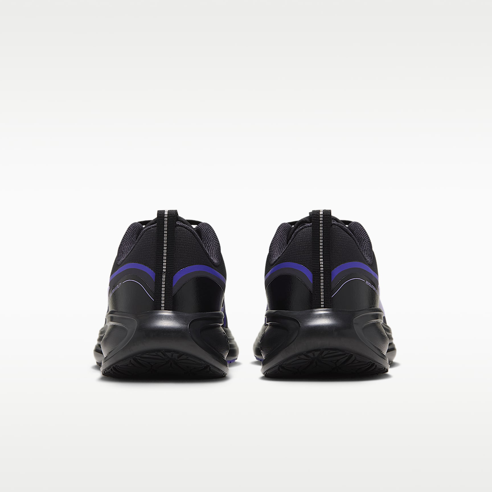 Nike Revolution 8 Utility Straßenlaufschuh (Damen) – Schwarz/Persian Violet/Gridiron/Purple Pulse