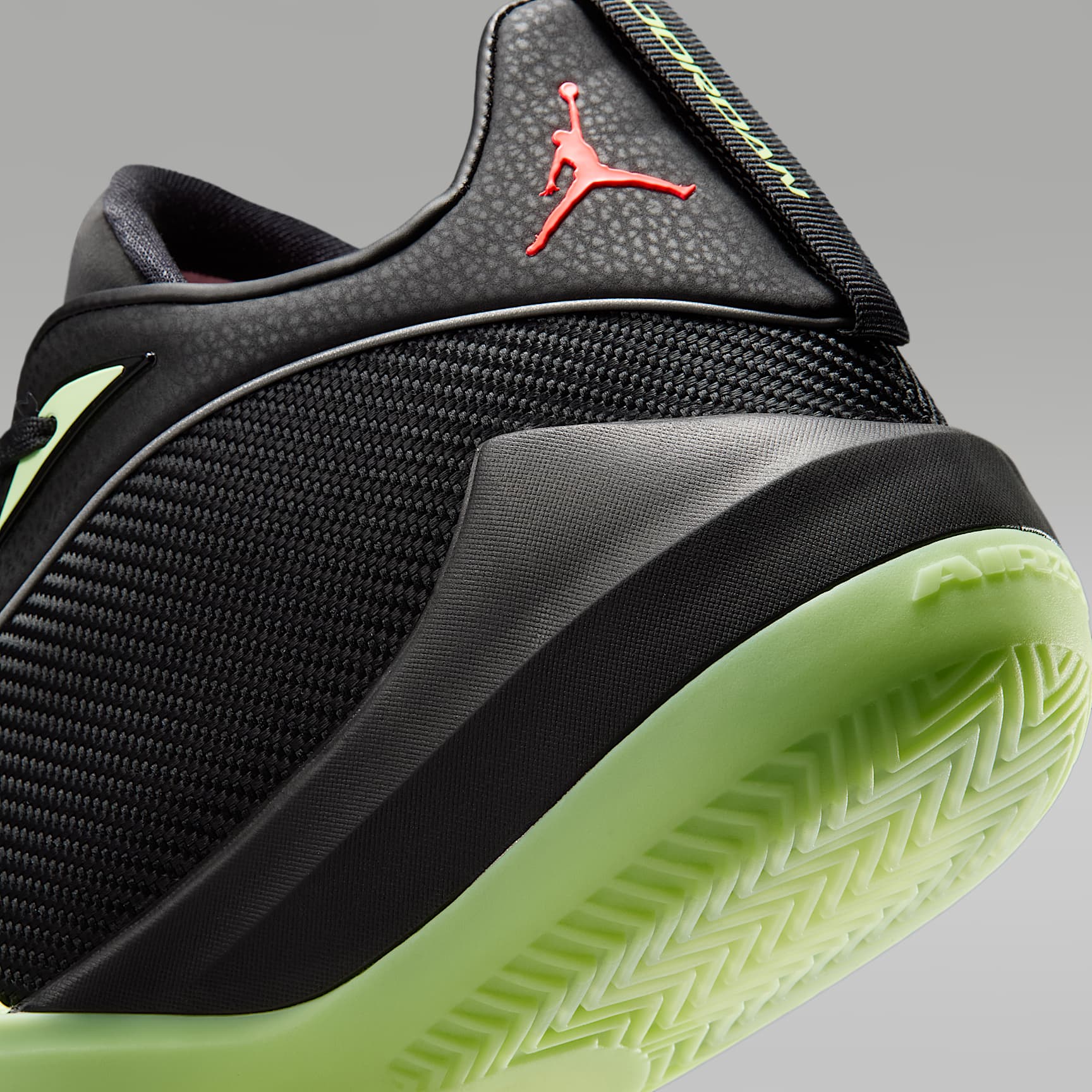 Jordan Triangle Basketballschuh – Schwarz/Barely Volt/Infrared 23