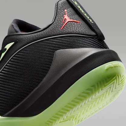 Jordan Triangle Basketballschuh – Schwarz/Barely Volt/Infrared 23