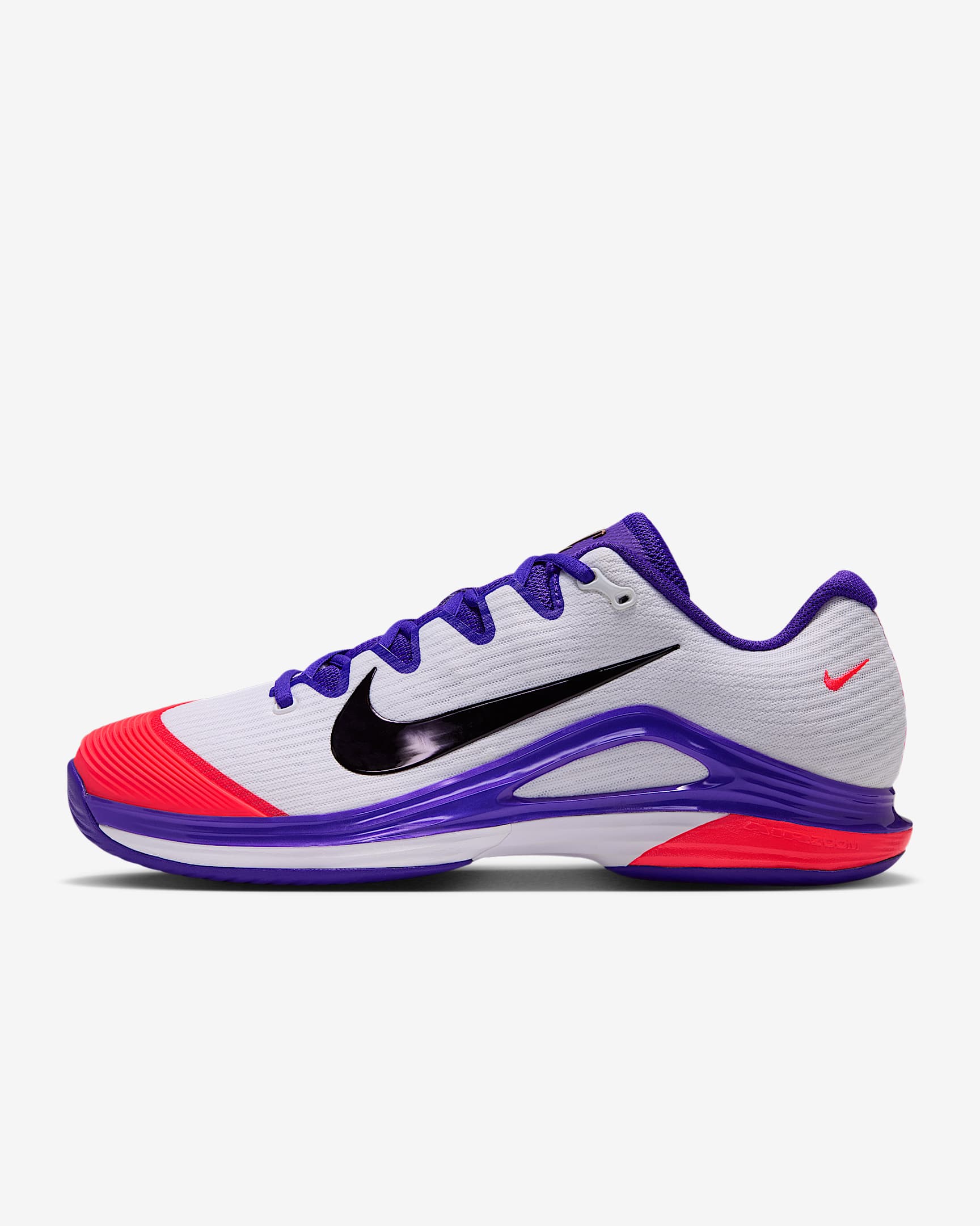 Nike Vapor 12 PRM Tennisschuh für Hartplätze (Herren) – Weiß/Dark Concord/Bright Crimson/Burgundy Ash